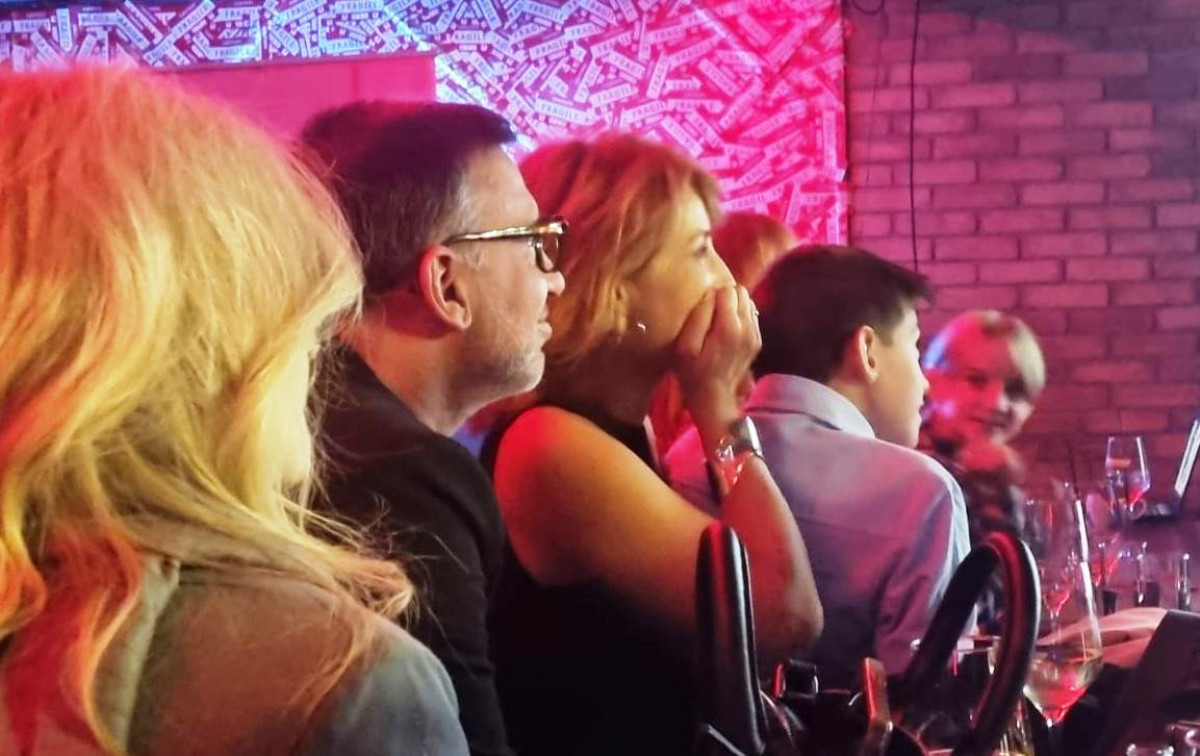 Ευδοκία Ρουμελιώτη: Το απίθανο άγχος της στην προβολή της νέας σειράς "Τρομεροί Γονείς" και η στήριξη του συζύγου της (Αποκλειστικό)