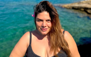 Δανάη Μπάρκα: Τέλος στο μακρύ μαλλί και τις ανταύγειες. Επιστροφή στις....εργοστασιακές