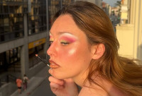 Αυτό το lip liner hack υπόσχεται ολοκληρωμένο μακιγιάζ με ένα μόνο προϊόν
