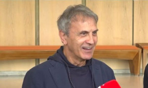 Γιώργος Νταλάρας: «Εγώ γλυκύτατος; Πρώτη φορά το ακούω…»