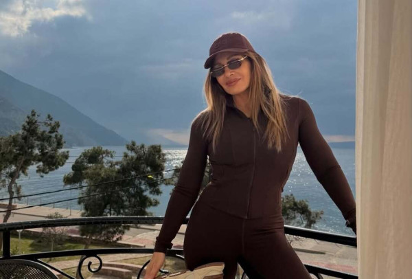 Ελένη Πετρουλάκη: «Δεν είναι εύκολο να μεγαλώνεις τέσσερα κορίτσια»