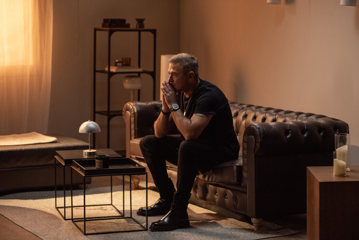 Αντώνης Ρέμος: Backstage από τα γυρίσματα του κλιπ του νέου του τραγουδιού Δευτέρα