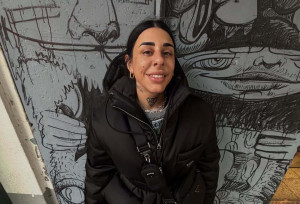 Super Κική: Η εξομολόγηση για τα δύσκολα παιδικά χρόνια, το περιστατικό που παραλίγο να εξελιχθεί σε βιασμό και ο καβγάς με την Κουτσελίνη