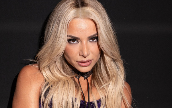 Josephine: «Δεν γίνεται να ακούς συνέχεια τι λένε οι άλλοι. Στην τελική, εσύ είσαι εκείνος που θα πάρει τα ρίσκα»
