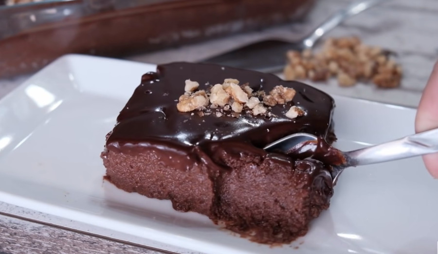 Σοκολατόπιτα: Η νηστίσιμη εκδοχή της χωρίς ψήσιμο και μίξερ