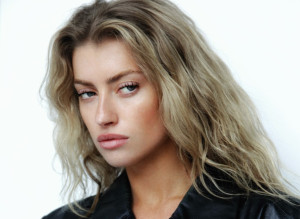 Contouring για αρχάριους: Το cult stick που σμιλεύει το πρόσωπο άψογα