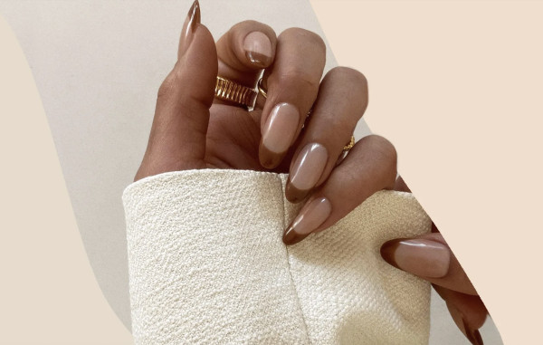Latte Nails: Το τέλειο cozy μανικιούρ για να περάσουμε ομαλά στο φθινόπωρο