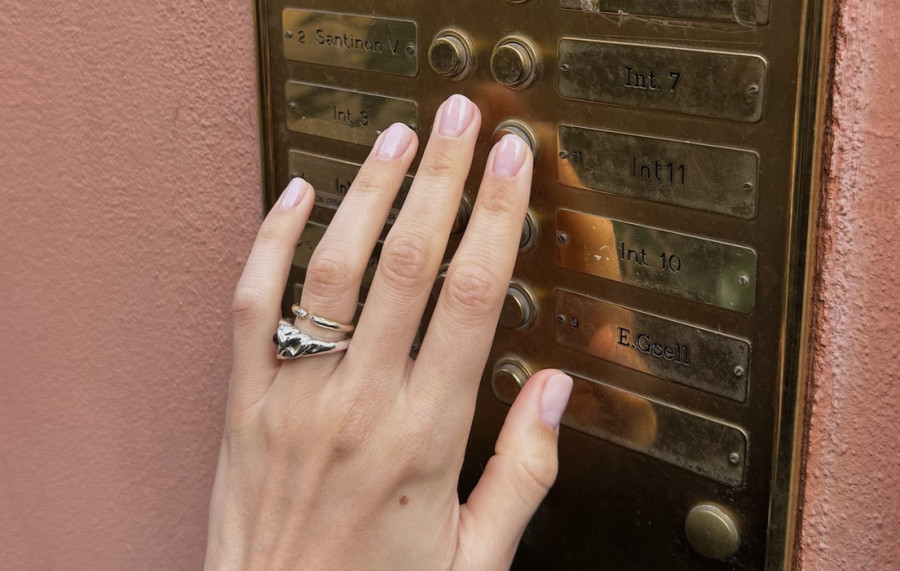 Τι είναι το BIAB, η θεραπεία νυχιών που, σύμφωνα με τους ειδικούς, υπόσχεται να τα δυναμώσει;