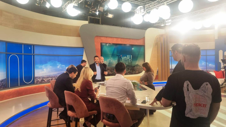 Το &#039;χουμε: Μπήκαμε στο backstage της εκπομπής και τρολάραμε info και tainment. Πώς αντέδρασαν; (Αποκλειστικό)