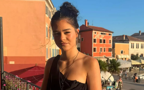 Η «Αστερομάτα» της Klavdia αποθεώθηκε στο σερβικό Got Talent. Η 16χρονη που την τραγούδησε στα ελληνικά