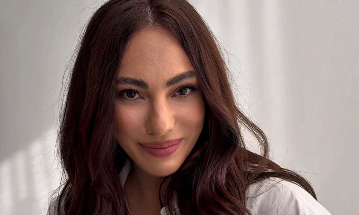 Ευρυδίκη Βαλαβάνη: Έφερε τη μαμά της να βοηθήσει με το μωρό για να στολίσει δέντρο και δείτε τι πέρασε η ίδια