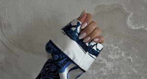 Coconut Latte Nails: Το γαλακτερό λευκό μανικιούρ που εκτοπίζει το κλασικό λευκό αυτό το καλοκαίρι