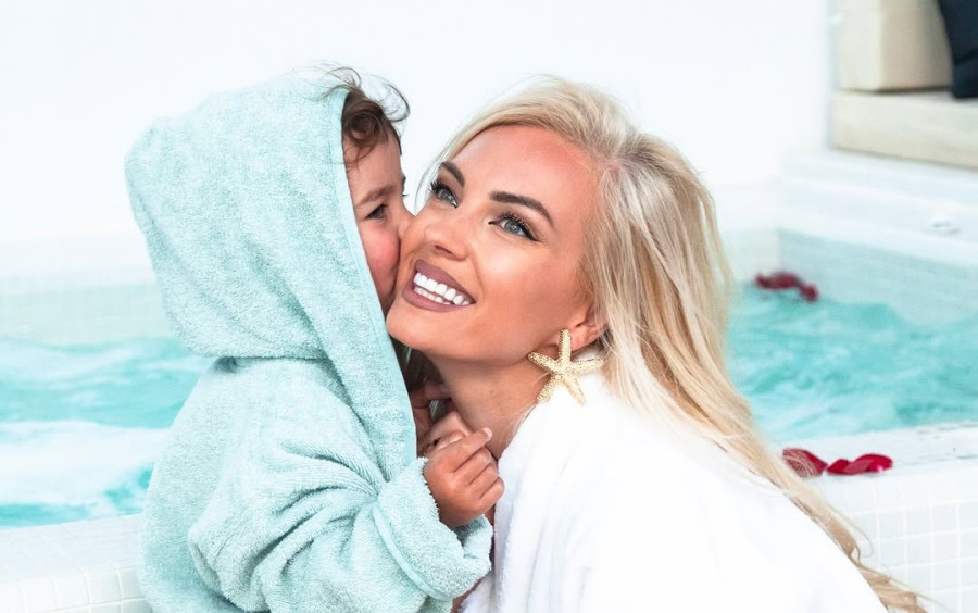 Τζούλια Νόβα: Η κόρη της ντύθηκε νεράιδα και ήθελε να μεταμορφώσει τη μαμά της σε...