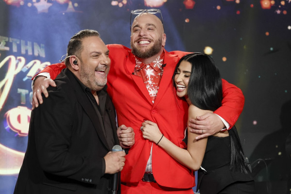 Στην αγκαλιά του Φάνη: Χριστούγεννα με Στέλιο Διονυσίου, Anastasia και guest τη Γωγώ Τσαμπά