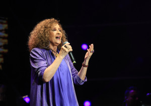 Γλυκερία για Eurovision: «Δεν είναι κάτι που με ενδιαφέρει, αλλά είναι λάθος οι αποχωρήσεις λόγω του Ισραήλ»