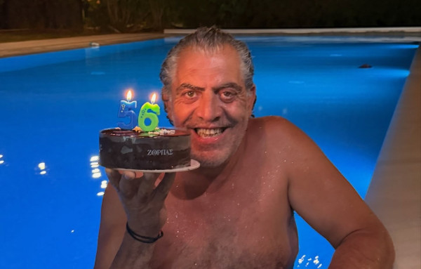 Κούλλης Νικολάου: Η έκπληξη που του ετοίμασαν αγαπημένοι πρωταγωνιστές της Γης της ελιάς για τα γενέθλιά του