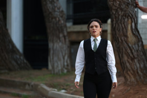 Να μ' αγαπάς: Η Φωτεινή έξαλλη για την κατάσταση του αδερφού της, πυροβολεί τον Ορφέα