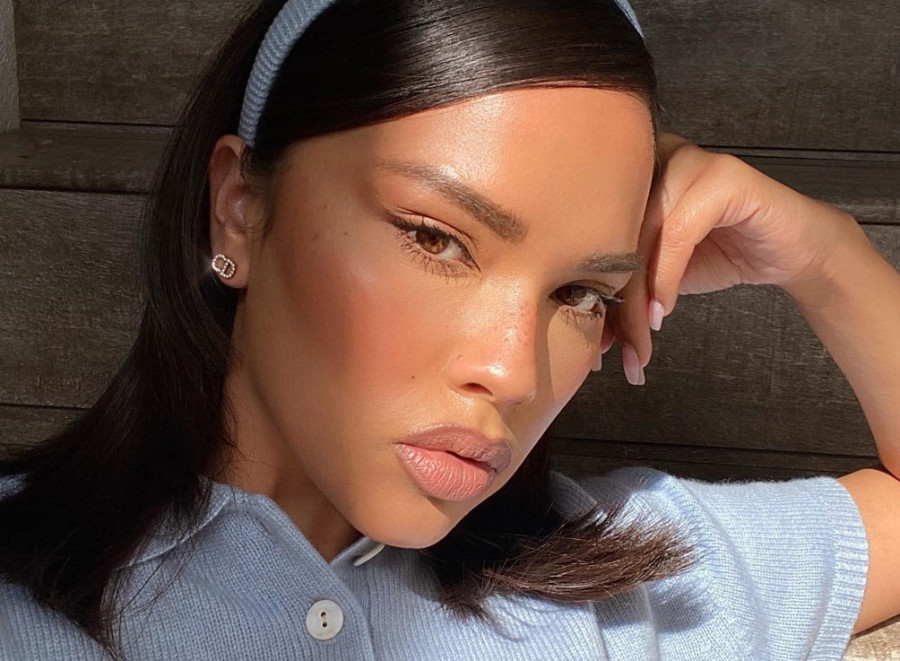 Ενυδατωμένη επιδερμίδα, «γεμάτα» μάγουλα, ροδαλά ζυγωματικά: Αυτή η εταιρεία παρουσιάζει μια νέα γενιά ρουζ