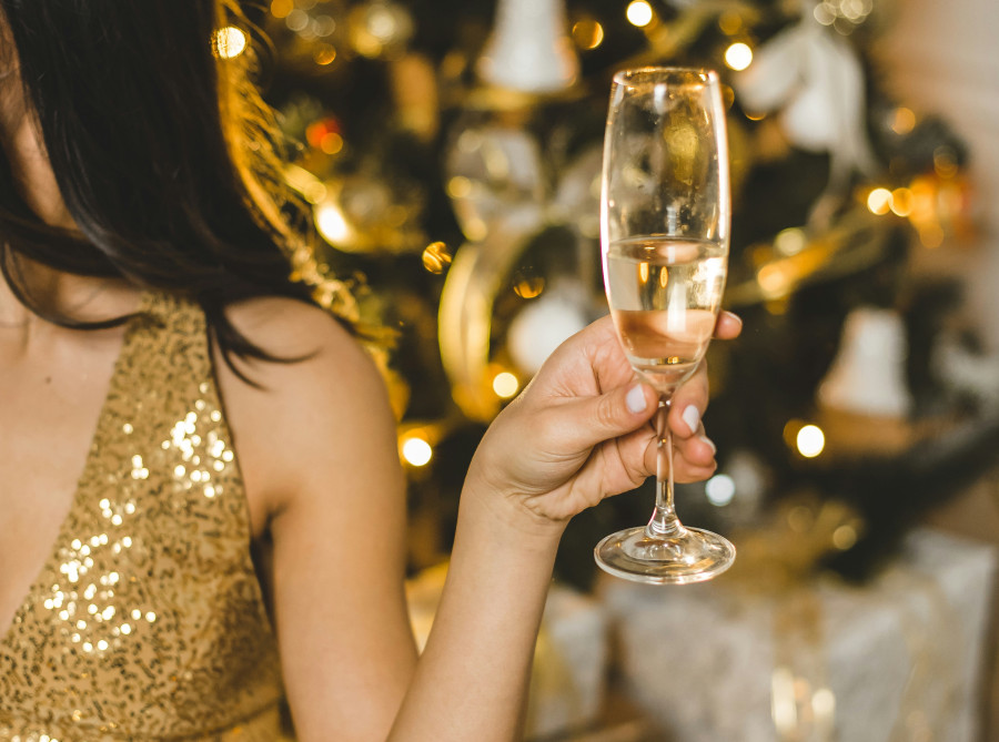 Τα δύο βασικά λάθη που μια στυλίστρια σε συμβουλεύει να αποφύγεις τη βραδιά του ρεβεγιόν