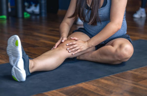 3 συμβουλές για να προστατεύσετε τα γόνατά σας κατά τη διάρκεια της προπόνησης, σύμφωνα με ειδικούς