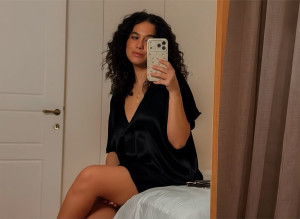 Πηνελόπη Πλάκα: Το beauty treatment που την έκανε να μοιάζει σαν να βγήκε από τα «Στρουμφάκια» και το «Avatar» μαζί