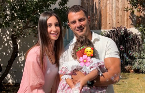 Δήμητρα Βαμβακούση: Η κόρη της είναι ήδη εξπέρ στο μανικιούρ!