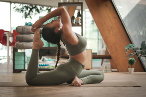 Pilates vs. Yoga: Ποιο είναι καλύτερο για σένα;