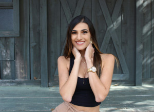 Beauty habits που κάνουν το δέρμα να δείχνει πιο νέο (σύμφωνα με τα σύγχρονα skincare trends)