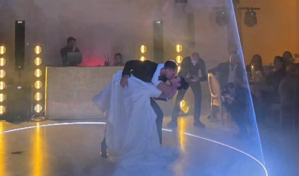 Κατσούλης - Ρουμελιώτη: Το πιο ανατρεπτικό γλέντι! Μετά τον πρώτο χορό και τα ζεϊμπέκικα, έπαιξαν μπάλα στη μέση της πίστας