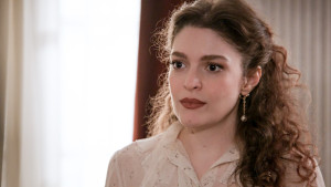 Grand Hotel: Η Αλίκη προσπαθεί να κρατήσει ισορροπίες και κάνει μια ανακάλυψη