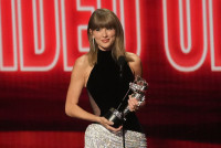 Τα νέα τραγούδια της Taylor Swift μας κάνουν να νοσταλγούμε τους χωρισμούς της
