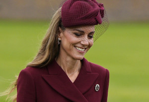 Λάμψη και τέλειες μπούκλες: Το βασιλικό blowout της Kate Middleton είναι ό,τι ονειρεύεσαι