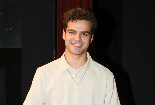 Γιάννης Τσουμαράκης: Η γιόγκα που τον βοήθησε να δει διαφορετικά την υποκριτική και η άδεια διδασκαλίας