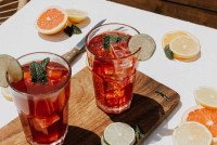 Πέντε συνταγές για σπιτικά summer drinks