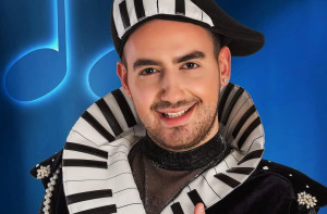 Μαυρίκιος Μαυρικίου: Βρήκε τον πιο απροσδόκητο τρόπο να μας δώσει στοιχεία για το τραγούδι του στη Eurovision χωρίς να «καεί»