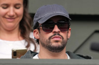 Bad Bunny στο Wimbledon: Αγκαλιά με τον David Beckham και υποστήριξη στον Novak Djokovic