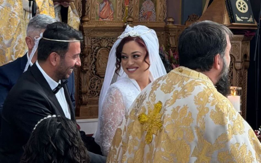 Αντωνοπούλου- Κώτσης: Gender Reveal στη δεξίωση του γάμου τους και δάκρυα ευτυχίας