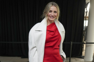 Η Cameron Diaz φόρεσε ένα αμφιλεγόμενο σχήμα παπουτσιού στην Εβδομάδα Μόδας του Παρισιού για να τιμήσει την Stella McCartney