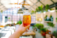 Πώς να φτιάξεις ice tea μόνη σου (δύο τρόποι)