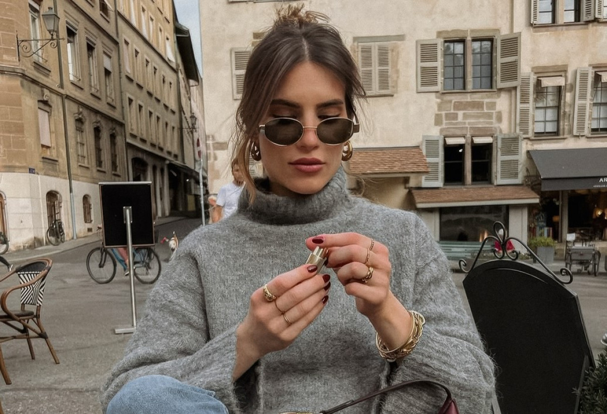 “Cashmere bun”: Τι είναι αυτό το χτένισμα που αποτελεί το αντίθετο του sleek bun;