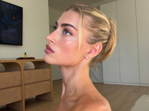 Blush under the eyes: Γιατί όλο και περισσότεροι makeup artists ορκίζονται σε αυτή την τεχνική