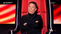 The Voice: Η επική στιγμή που ο Μαζωνάκης κράτησε μούτρα στη διαγωνιζόμενη που διάλεξε τον Μουζουράκη