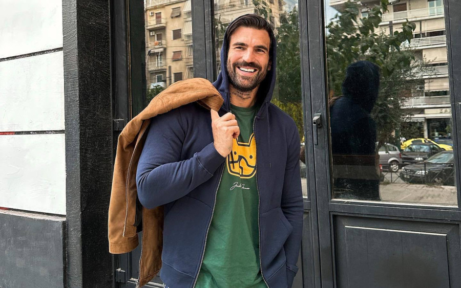 Δημήτρης Αλεξάνδρου: Η μέρα της μετακόμισης έφτασε. Τέλος εποχής για το σπίτι του ζευγαριού