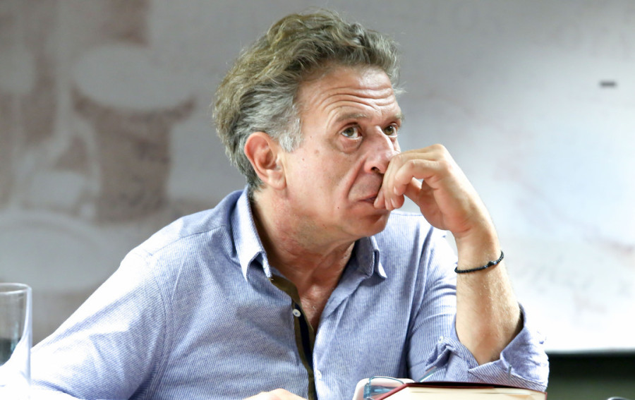 Κώστας Κόκλας: Δε σκέφτεται για τρίτο γάμο γιατί είναι… μικρός ακόμα, όμως αποκάλυψε ότι συγκατοικεί