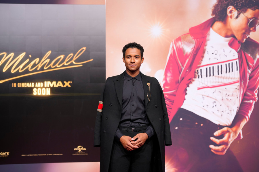 «Michael»: Γιατί αφαιρέθηκαν από το biopic οι σκηνές που παρέπεμπαν στις κατηγορίες για κακοποίηση παιδιών
