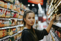 9 συμπεριφορές shopping που δείχνουν ότι προσπαθείς να γεμίσεις το συναισθηματικό σου κενό