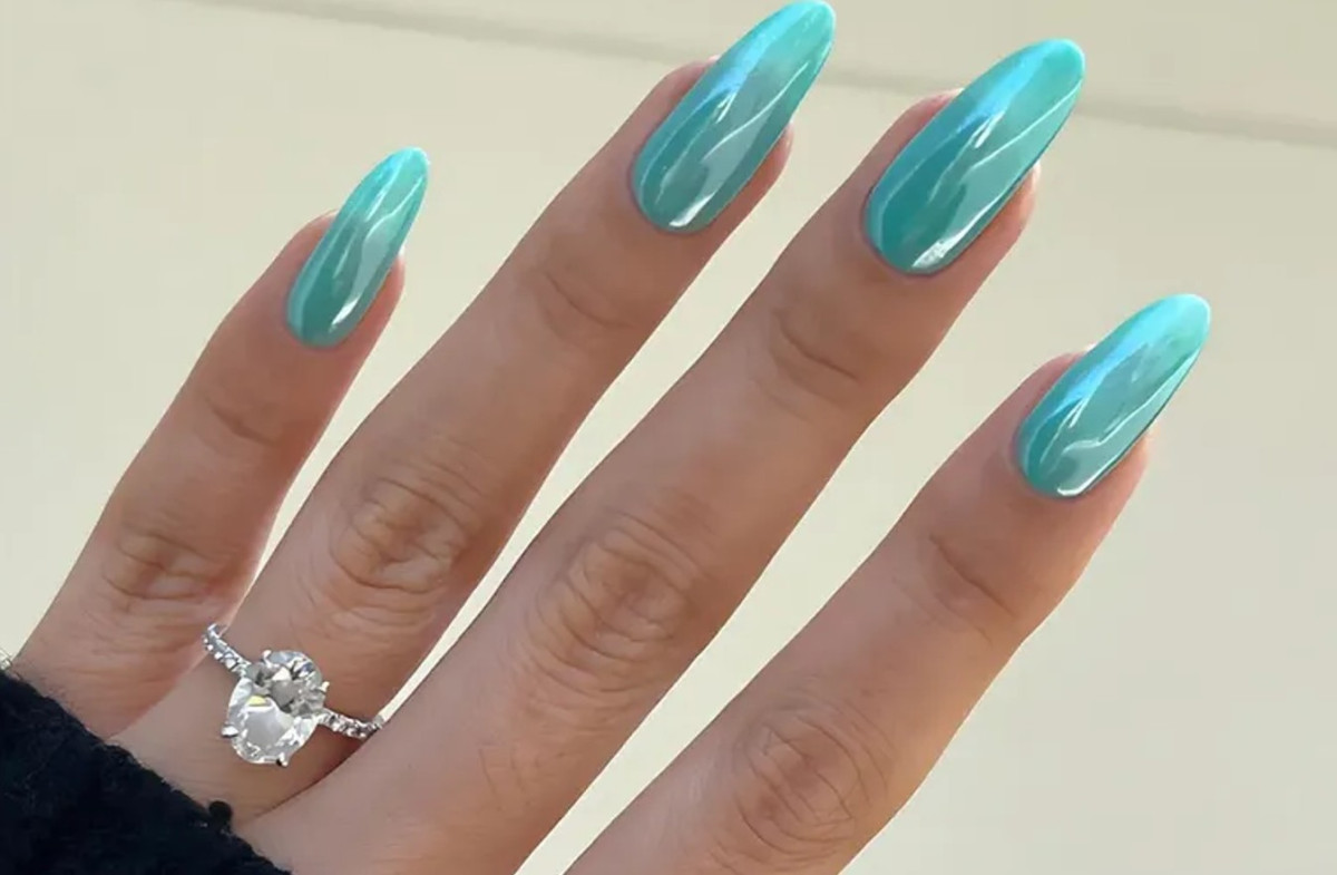 It&#039;s official! Τα pool nails αντικαθιστούν το γαλακτερό μανικιούρ για φέτος