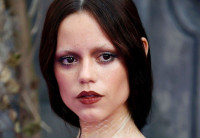 Κουρασμένη, αλλά chic: Το makeup trend που κατακτά το TikTok