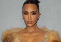 Κιμ Καρντάσιαν, Σάλμα Χάγιεκ… όλες λατρεύουν αυτό το second-skin effect foundation