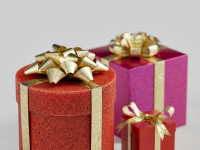 Τα ιδανικά χριστουγεννιάτικα δώρα για κάθε ζώδιο και ο λόγος που τους ταιριάζουν